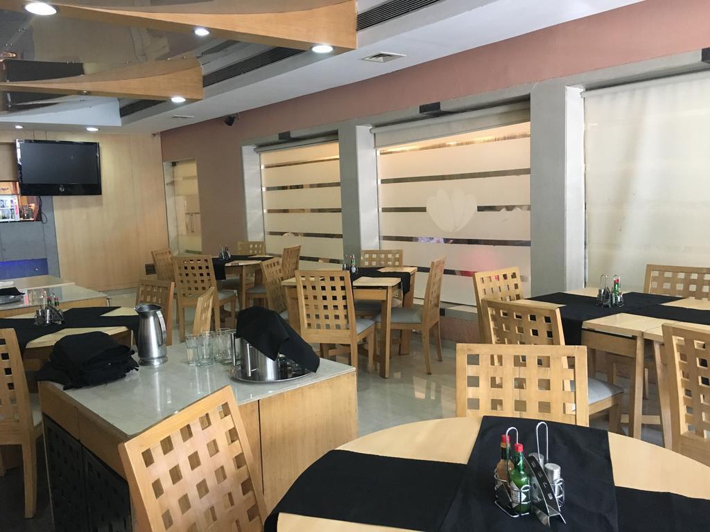 Sukh Hotel Βομβάη Εξωτερικό φωτογραφία